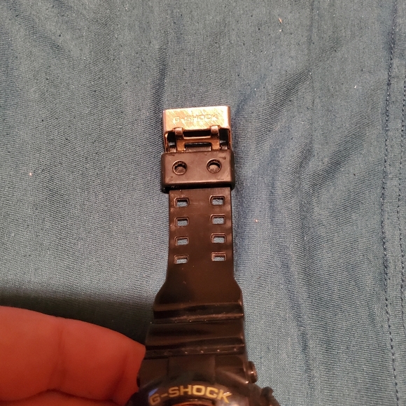 Casio Black and gold G-Shock watch - Picture 3 of 5